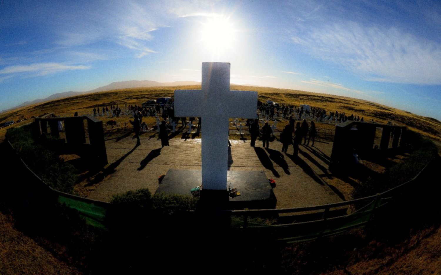  "Ya descansan en paz", dijo el oficial inglés que enterró a los soldados argentinos