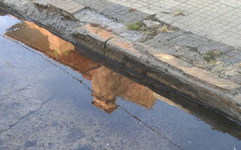 Quejas por una gran pérdida de agua en 37 entre 5 y 6