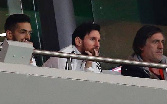 Messi, en silencio, llegó a Barcelona y se hará estudios