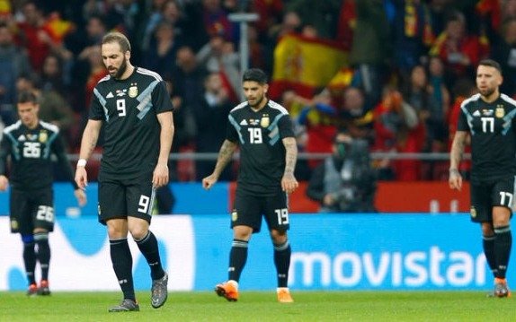 Tras el papelón de la Argentina se abre un interrogante, ¿cómo debe formar la Selección?