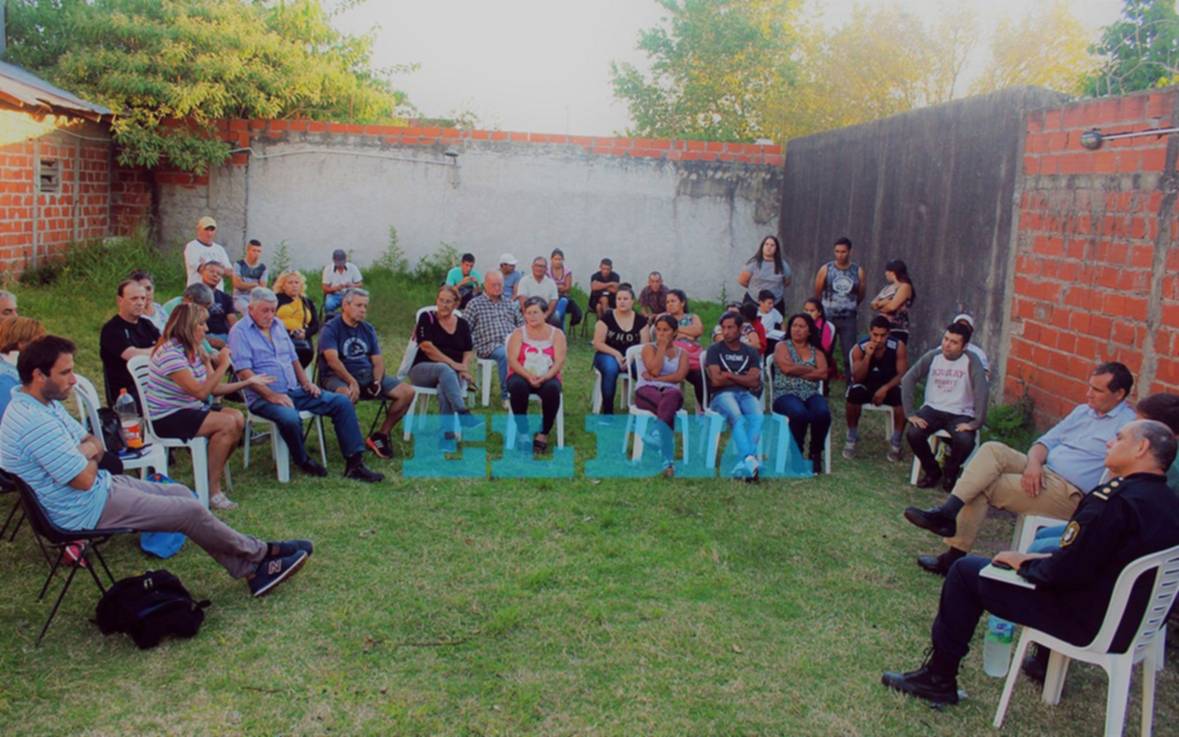 Vecinos de Los Hornos realizan una nueva asamblea contra la inseguridad