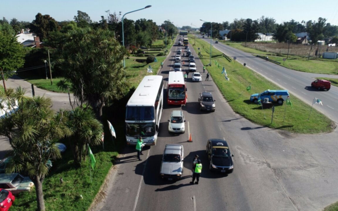 Doce detenidos durante controles viales por portación de armas y estupefacientes