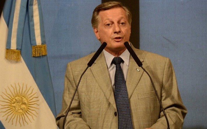 Aranguren anticipó que el gas podría volver a subir un 15% en octubre