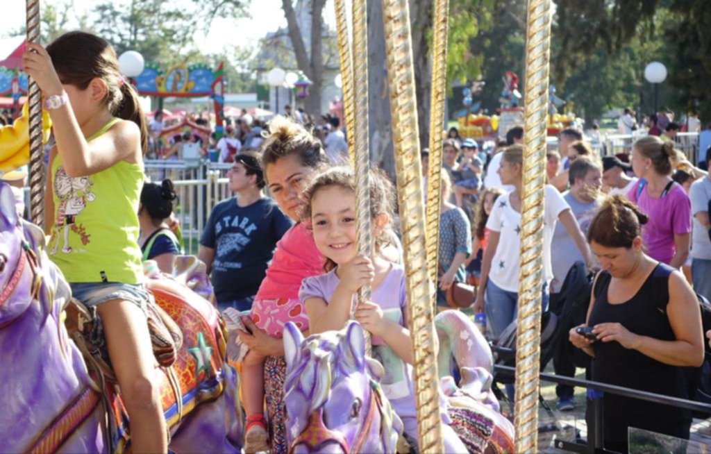 Los principales paseos de la Ciudad también se llenaron por el feriado