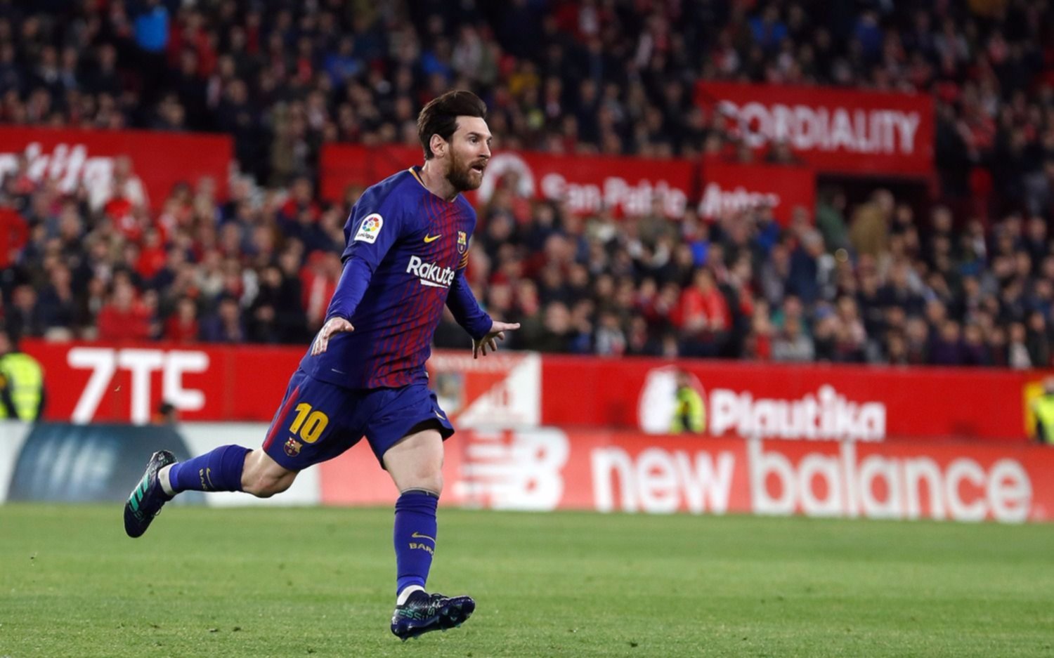 Barcelona perdía por dos ante Sevilla, entró Messi y marcó para el empate final