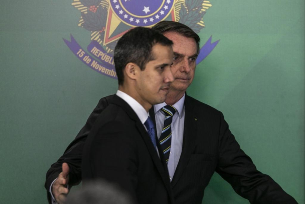 Bolsonaro recibió a Guaidó en Brasil