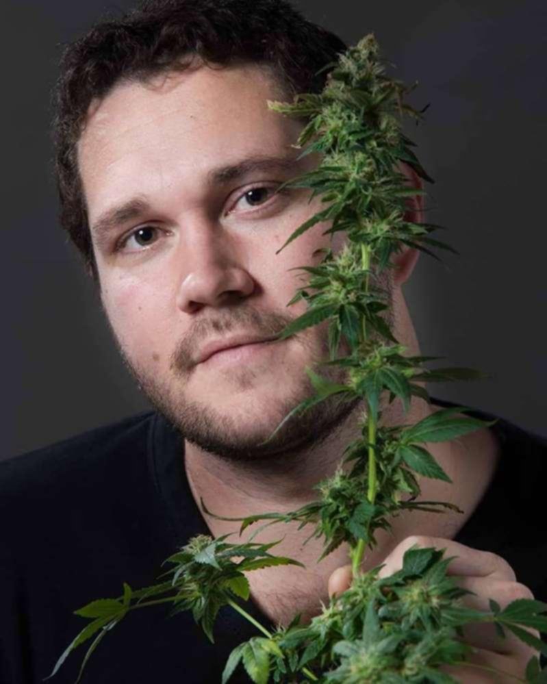 Cultivó marihuana para tratar su epilepsia y ahora podrían condenarlo a 15 años de prisión