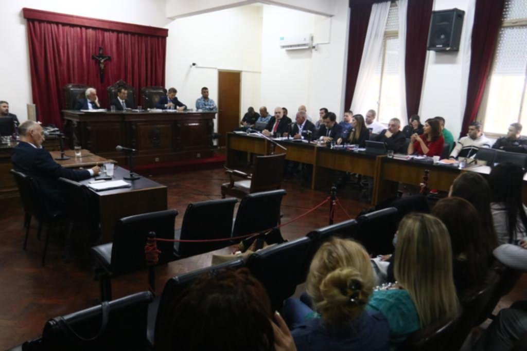 Sobres: la defensa de cuatro de los ex jefes policiales prendió el ventilador