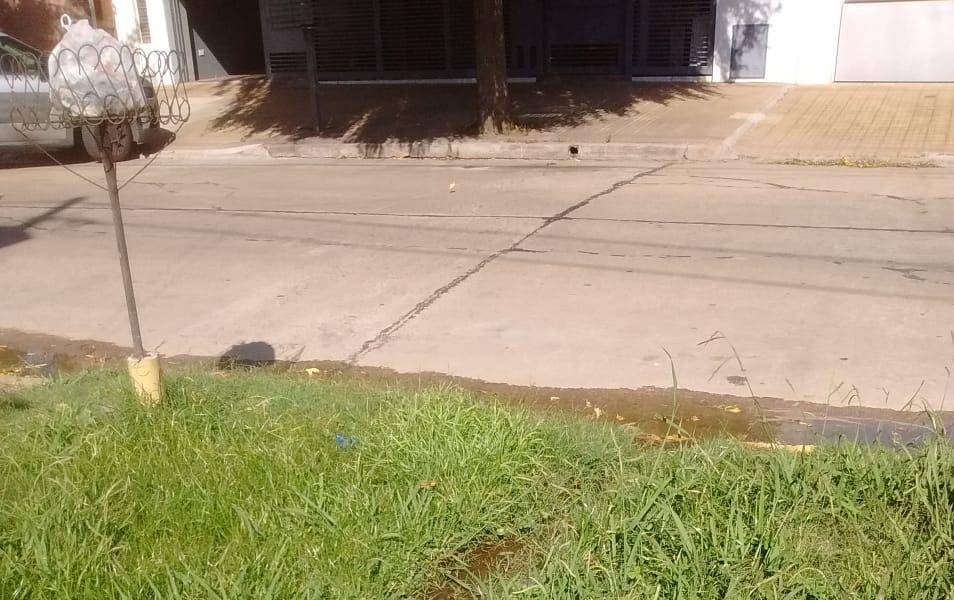 Un mes esperando que arreglen un caño de agua