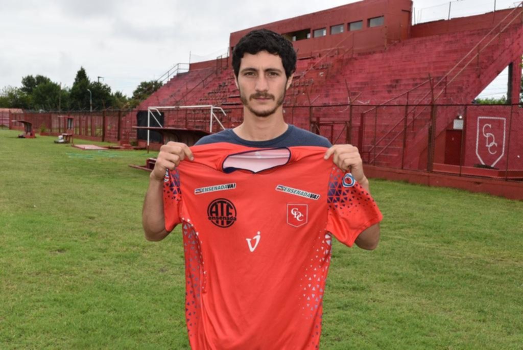 Casanueva empieza a definir el once titular