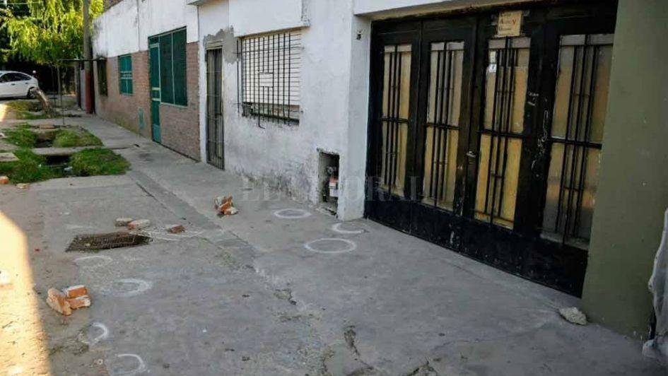 Dos muertos y 8 heridos, entre ellos una nena de 5 años, por una balacera en Rosario
