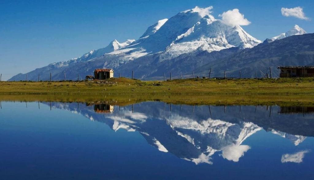 El imponente Huascarán, un paraíso tropical en la Cordillera Blanca de los Andes