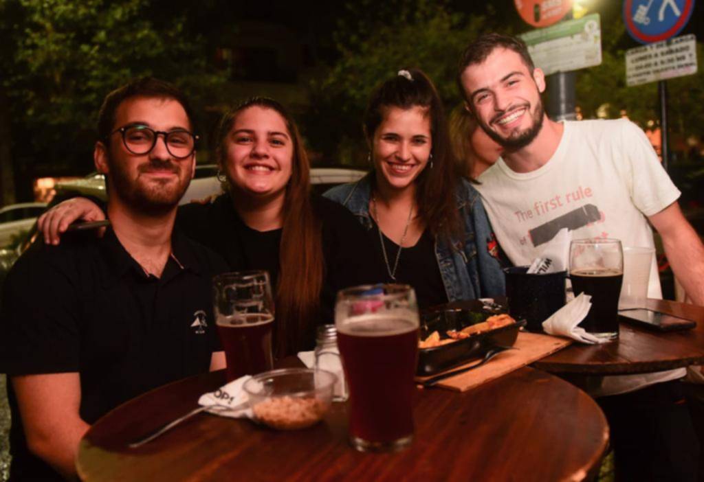 Mucha movida en la noche platense