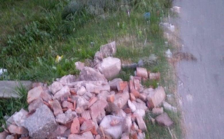 Montaña de escombros desata múltiples quejas