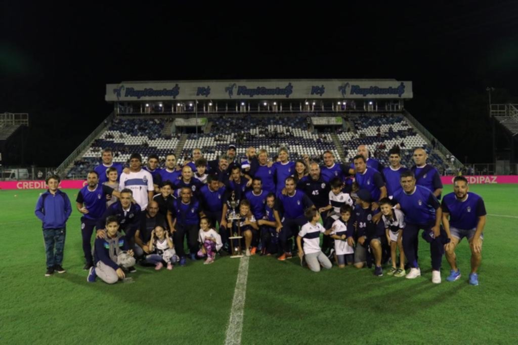 Reconocimiento al Súper Senior bi campeón