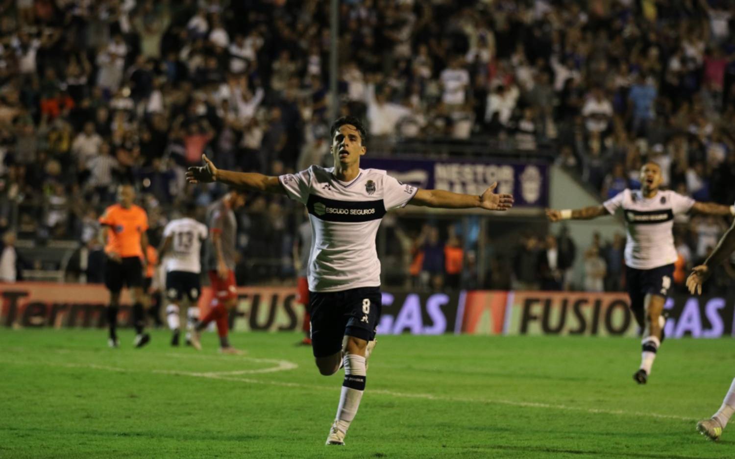 Faravelli: "Tenemos una deuda que es ganar el Clásico"
