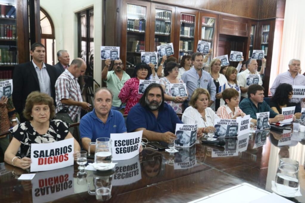 Los gremios docentes aguardan que los llamen cuanto antes para volver a negociar