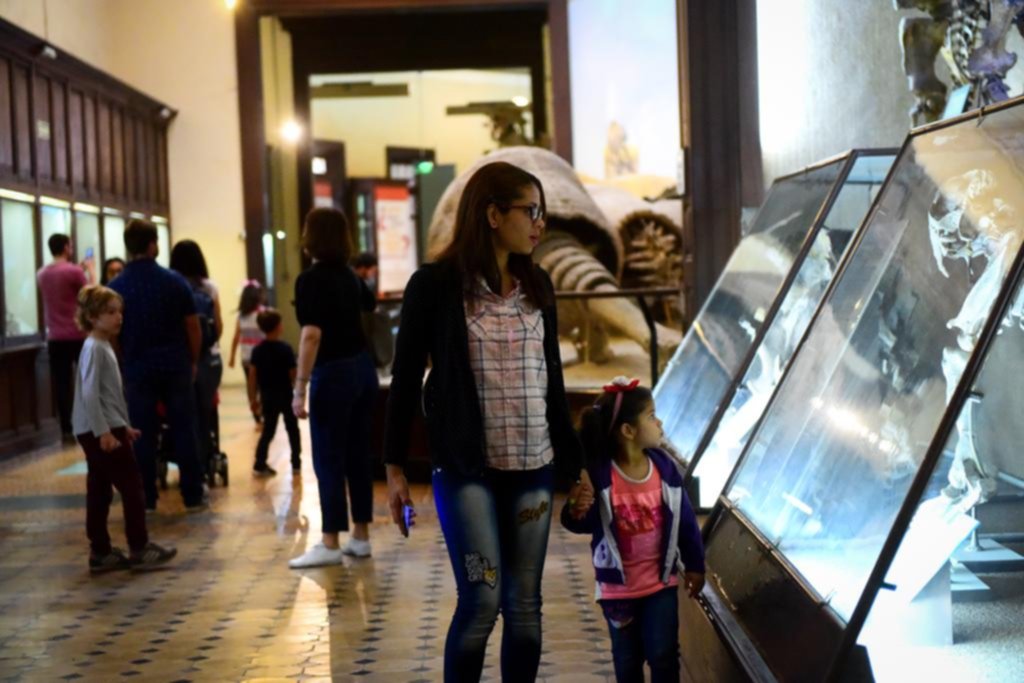 Sin espuma ni comparsas los platenses fueron a los museos