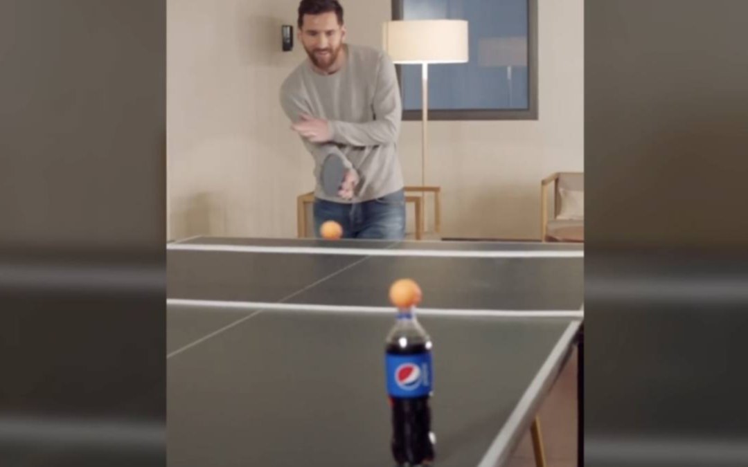 El curioso video de Lio Messi: también "la rompe" en el tenis de mesa