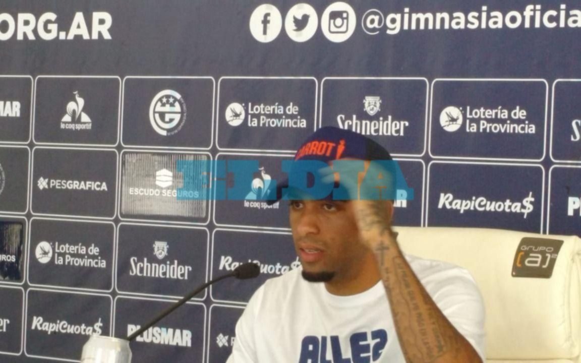 Sin Troglio, Alexi Gómez no está cómodo y se define su salida al Melgar