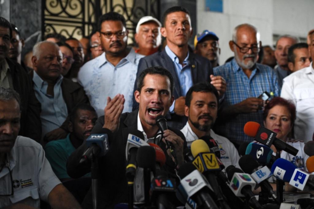 Guaidó advierte que la presión contra Maduro “apenas comienza”