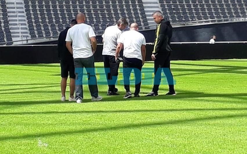 Ortiz y su cuerpo técnico recorrieron el campo de juego del Estado Único