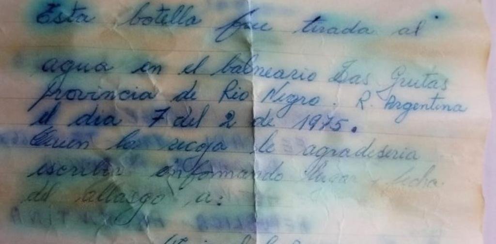 Encontró una carta lanzada al mar hace 44 años