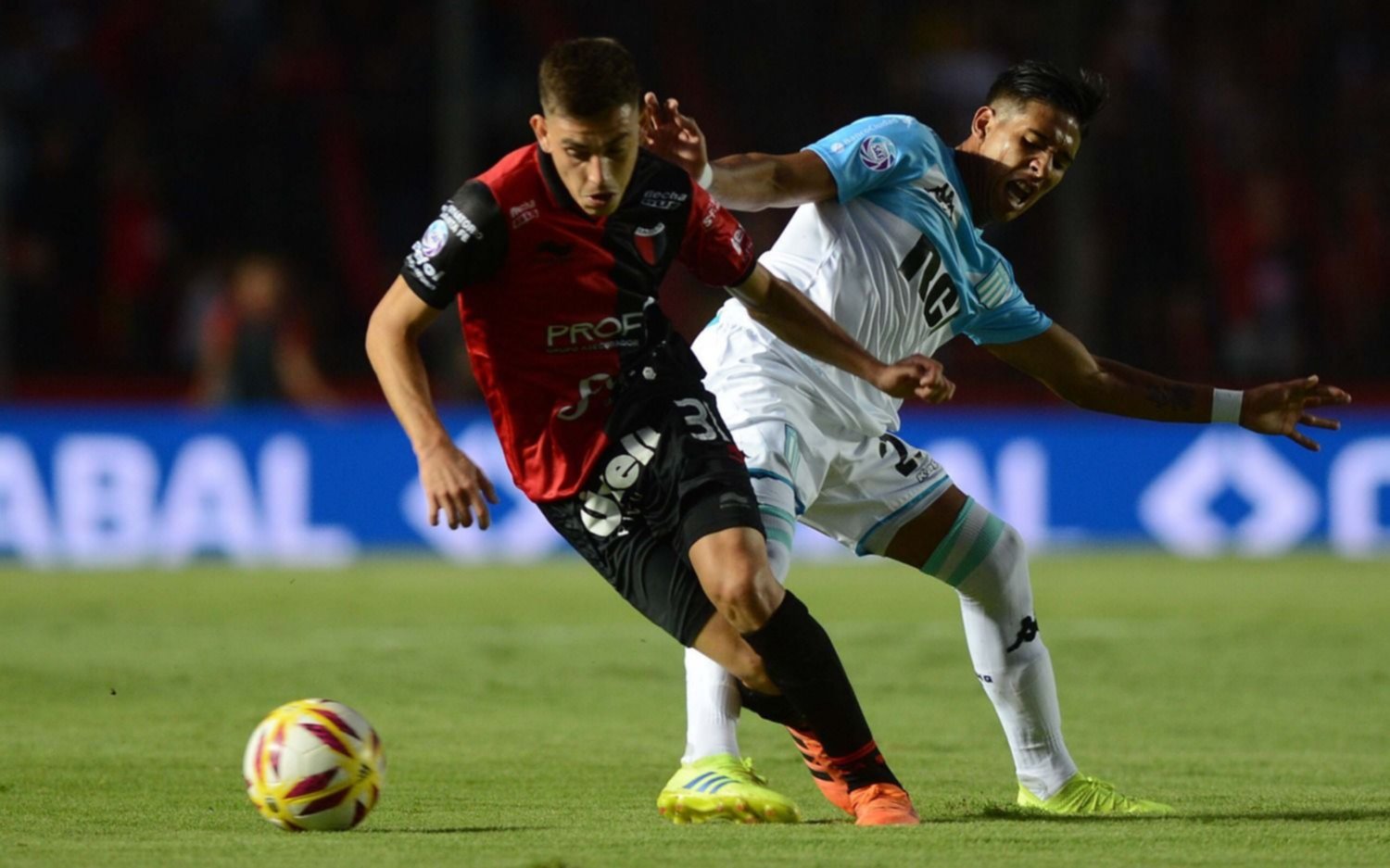 Sobre la hora, Racing rescató un punto en "El cementerio de los elefantes"