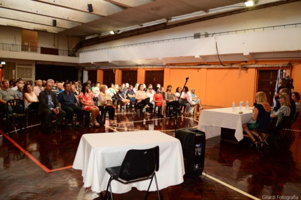 Acto inaugural del nuevo nivel secundario en la Escuela Bialik