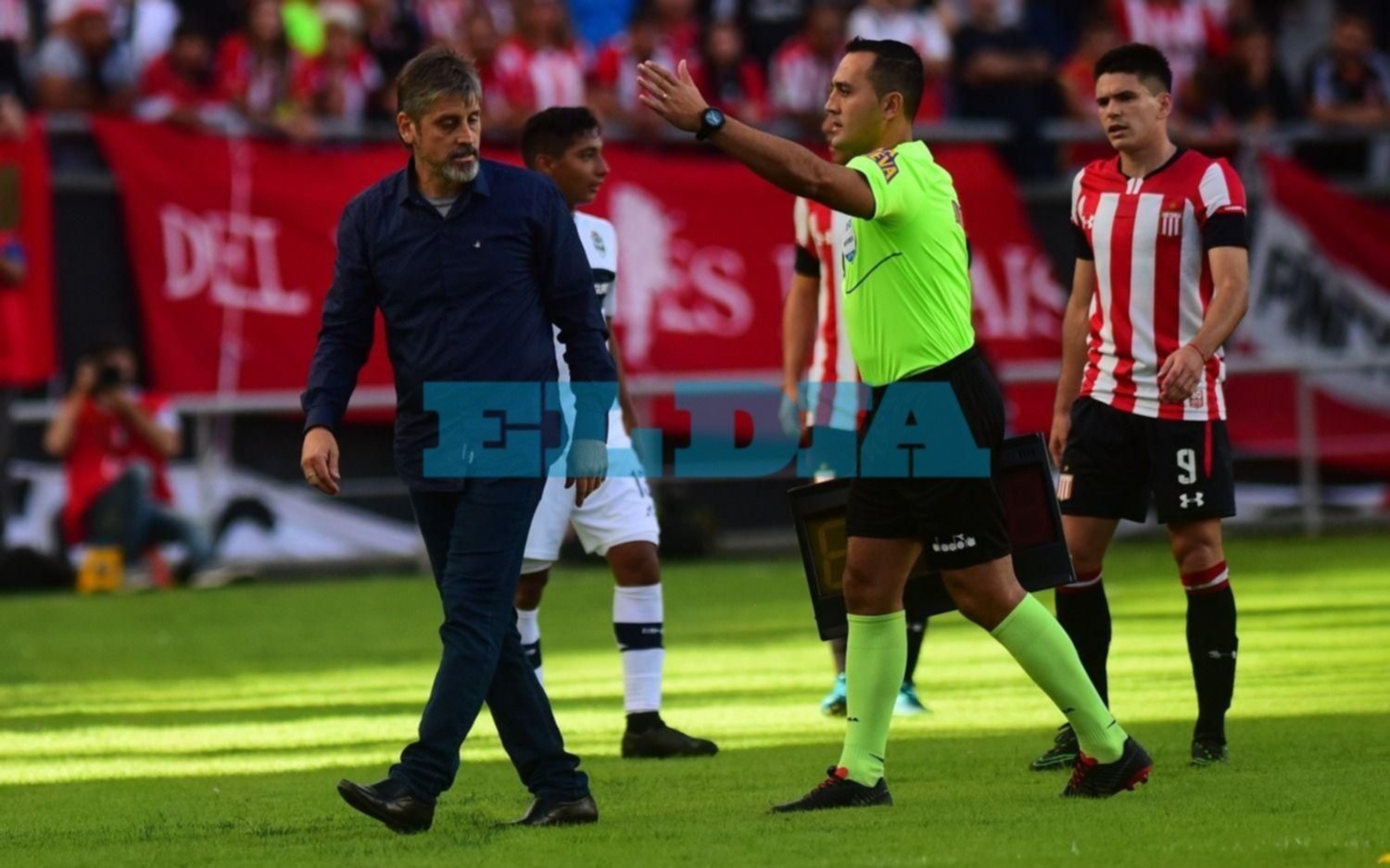 Ortiz contra Delfino: "Que me expliquen por qué un árbitro que estaba parado dirige un Clásico"