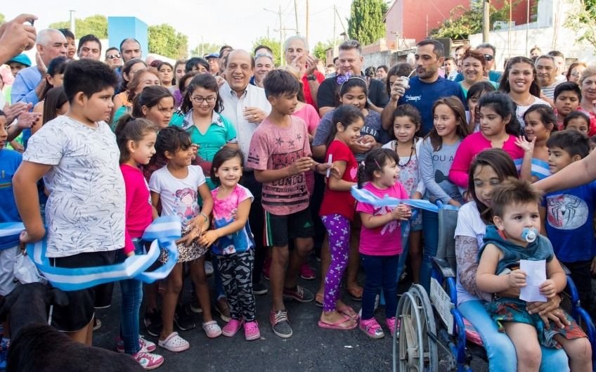  Se inauguraron en Bustillo 300 metros de nuevo pavimento  