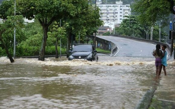 Brasil: 12 muertos a raíz de un temporal con inundaciones y deslizamientos
