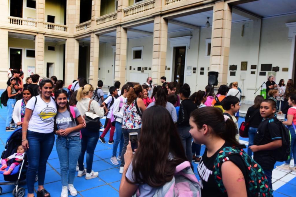 El Nacional levantó el telón de su primer bachillerato técnico