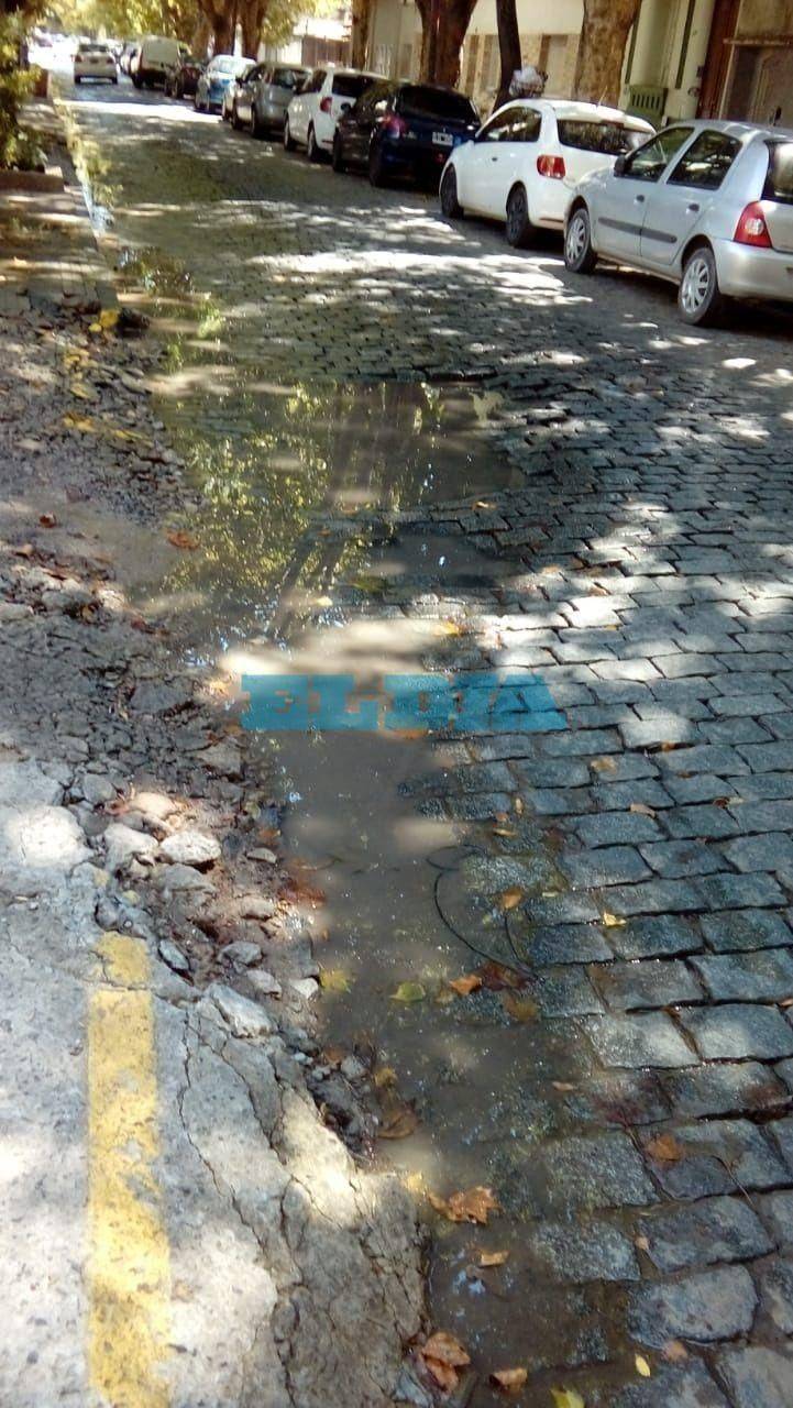Reclamo por un pozo que "está cada vez peor"