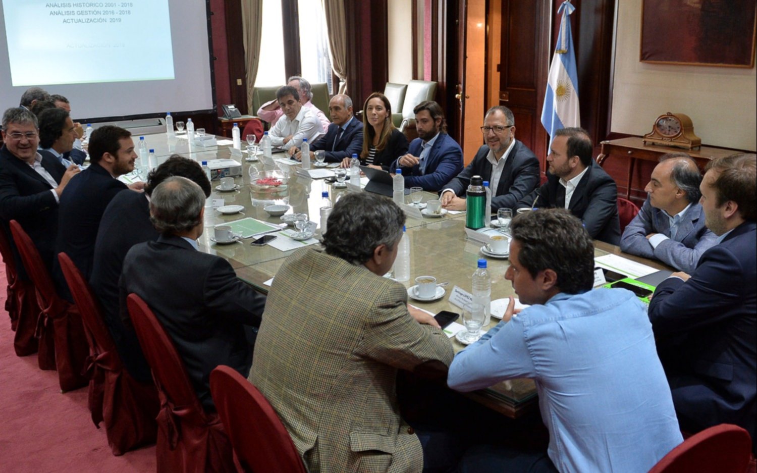 'El estado económico y fiscal de la Provincia', el eje de la reunión de gabinete bonaerense