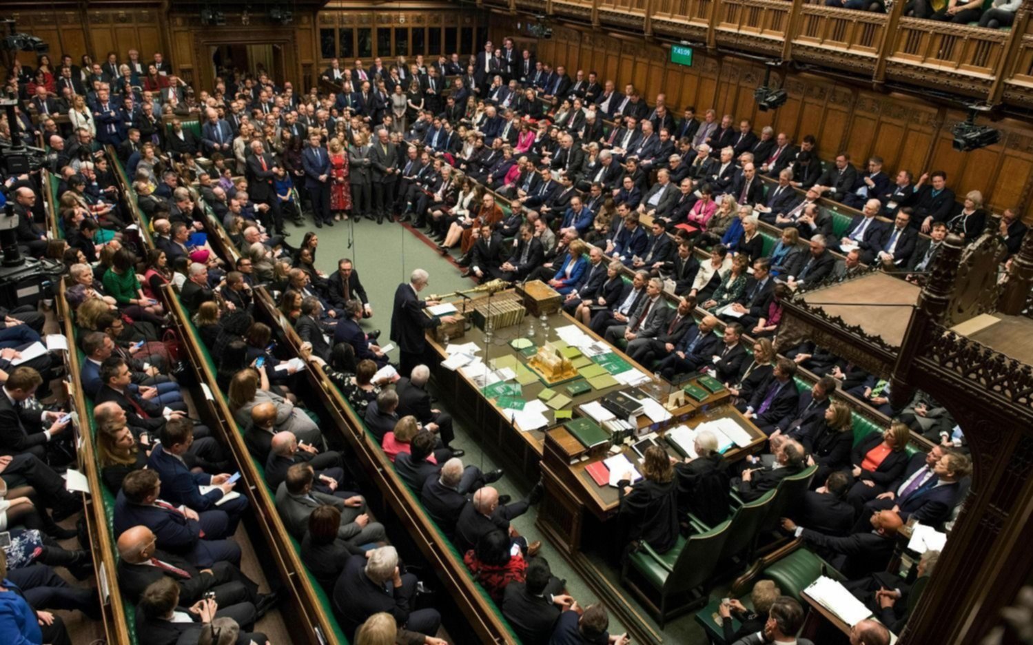 El Parlamento Británico apoya pedir un aplazamiento del Brexit