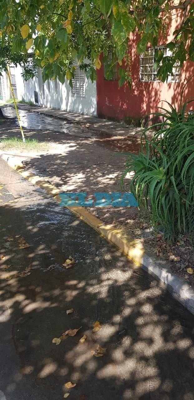 Impresionante pérdida de agua y baja presión en la zona de 6 y 72