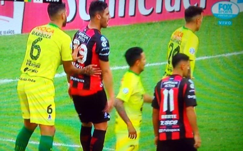 Defensa cayó en Paraná y deja servido el título para Racing