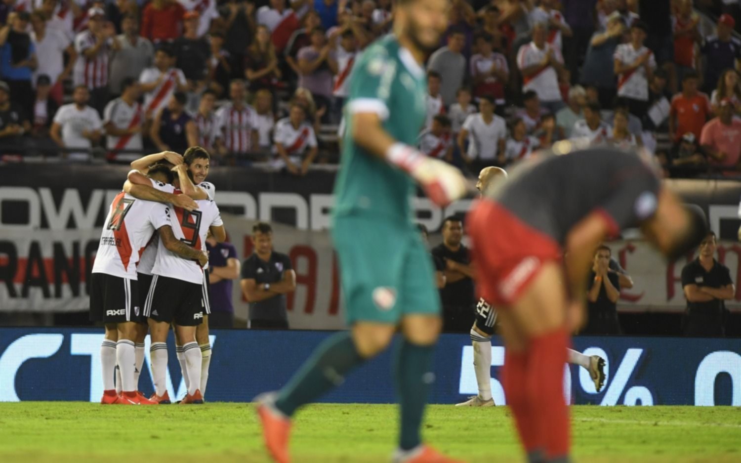 Goleada: River le ganó 3 a 0 a Independiente en el clásico