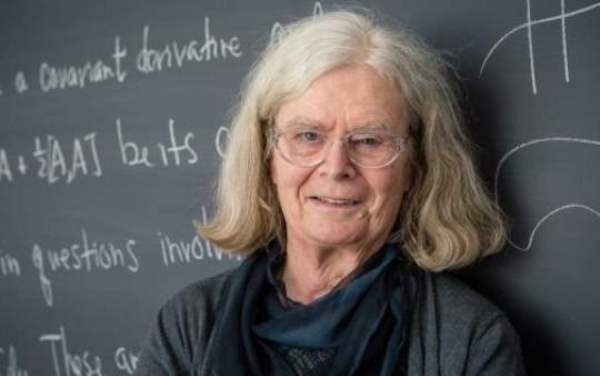 El "matriarcado" llegó a los números: una mujer gana por primera vez el "Nobel" de Matemática