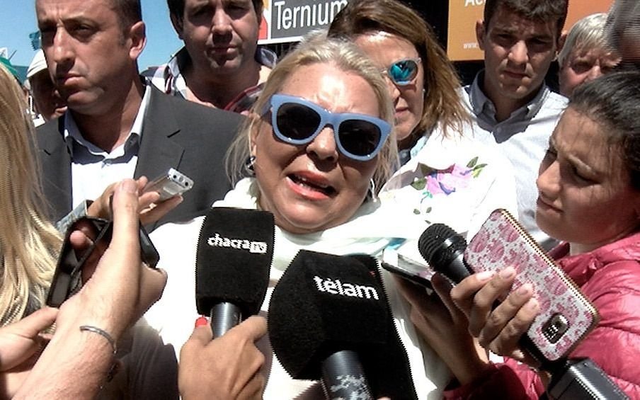 Carrió: "Cristina está en Cuba veraneando con prisión preventiva firme"