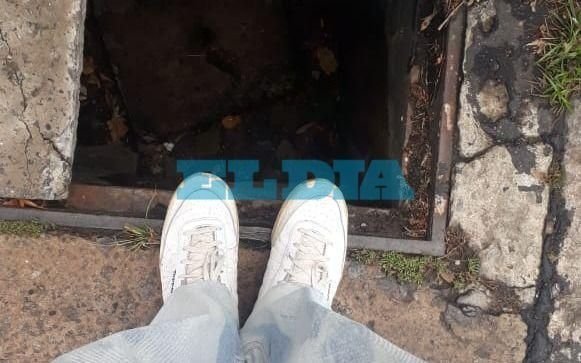 Peligro por boca de tormenta sin tapa en 63 entre 24 y 25
