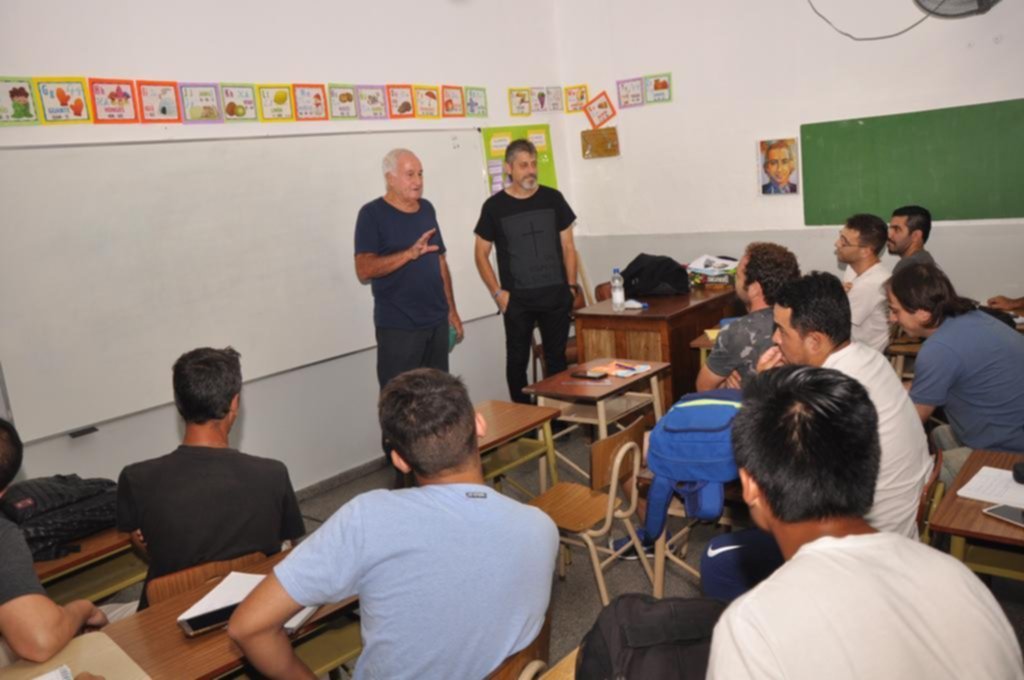 Darío Ortiz estuvo presente en la Escuela de Técnicos “Adolfo Pedernera”