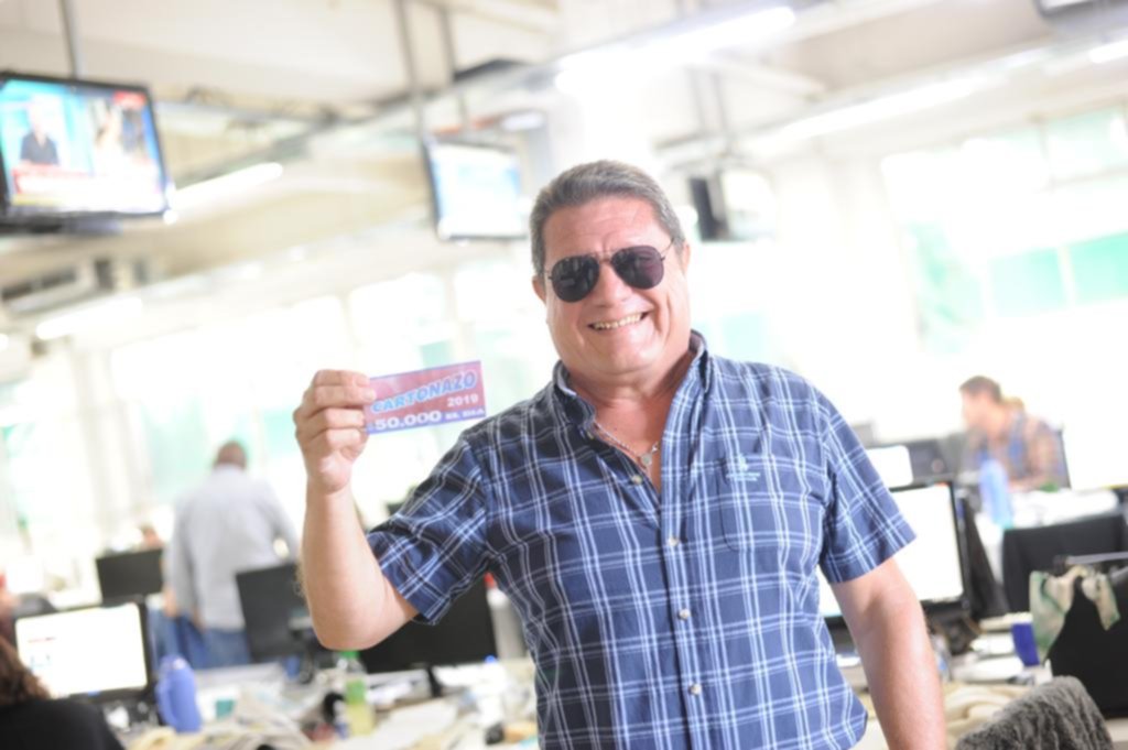 Toda la alegría por el mega Cartonazo de $250.000 fue para un jubilado de Ensenada