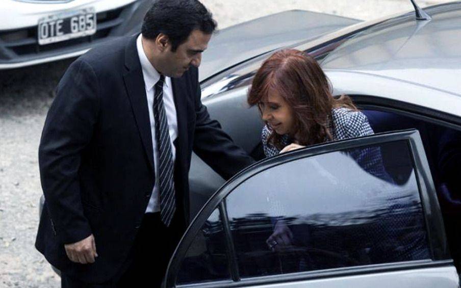 Tras una semana en Cuba, volvió Cristina y el viernes se presentará en Tribunales Tras una semana en Cuba, volvió Cristina y el viernes se presentará en Tribunales