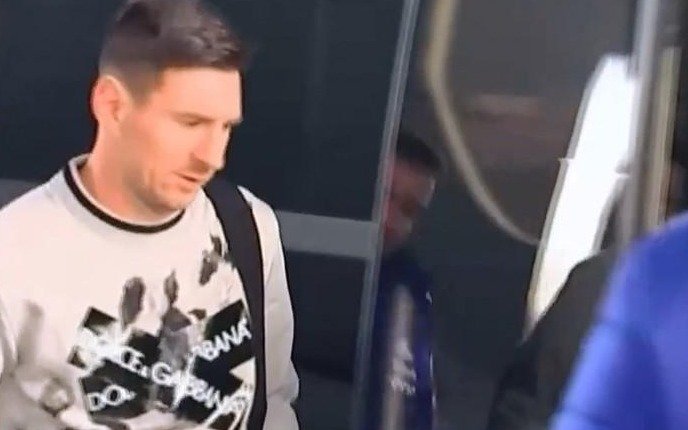 Messi dejó la concentración del seleccionado y retornó a Barcelona
