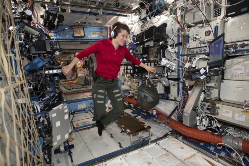 Sin trajes, se frustró la caminata espacial femenina