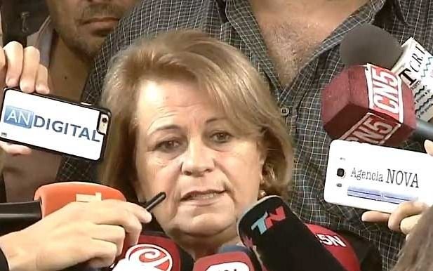 Los gremios calificaron de "mejor" la oferta salarial y la pondrán a consideración de los docentes