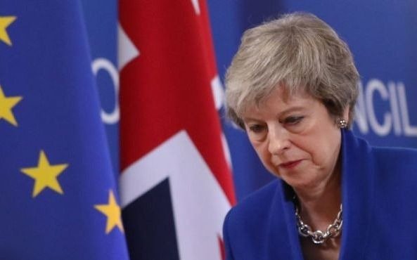 May ofrece su renuncia si se aprueba su acuerdo del Brexit