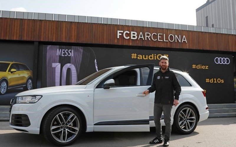 Barcelona con autos nuevos de alta gama para todos: ¿Cuál le tocó a Messi?